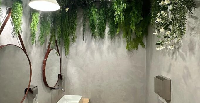 Интерьерное озеленение Women Toilet